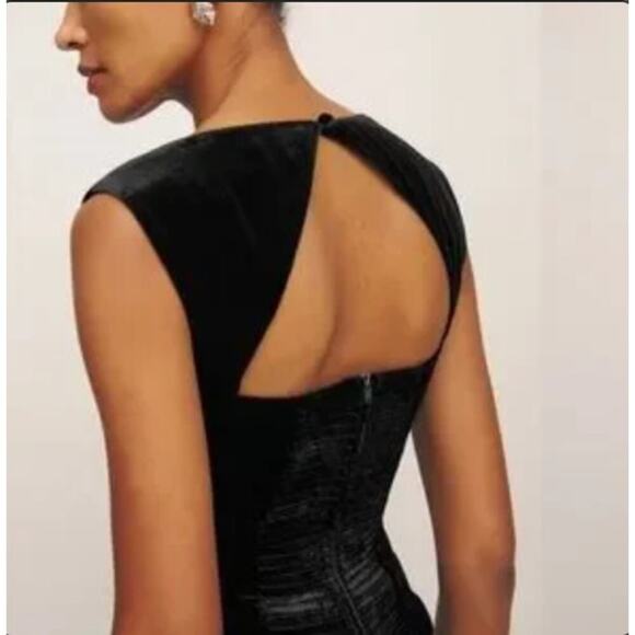 NWT Reformation Diandra Velvet Top Black Cutout Size 6 - Picture 2 of 6